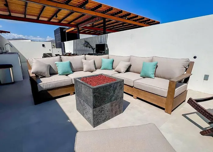 Private Rooftop With An Ocean-view *