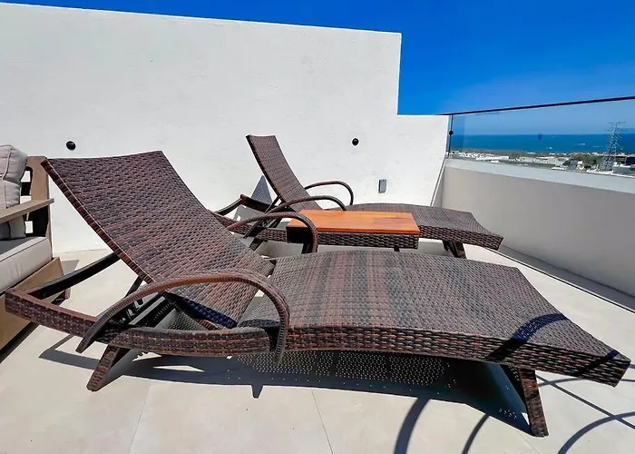 Private Rooftop With An Ocean-view *